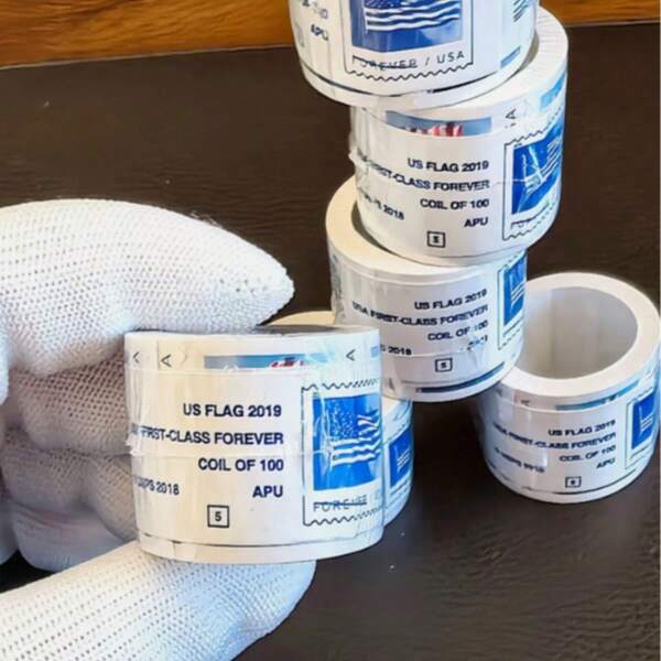 100 Pcs. Stars And Stripes 19-Flag Stamp Roll. Stamps. Collectible Stamps.