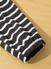 2 pezzi Set di polo a righe con stampa orsetto e pantaloni a righe, stile casual minimalista, adatto per attività all'aperto, completo adorabile per bambini, 3-7 anni