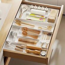 Expandable Drawer Organiser – Adjustable Kitchen Utensil Tray For Forks, Spoons, Knives And Chopsticks, Multi-Compartment Divider, Durable Plastic, Space-Saving Design (Height Under 27cm), Kitchen Storage | Modern Kitchen Accessory | Multi-Purpose Organiser For Drawers And Tables
