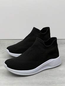 New Casual Shoes For Women, Comfortable Sneakers, Breathable And Dust-Proof, Sock-Like Design For Easy Wear, Fashionable And Versatile, Suitable For Various Occasions, Classic Black And White Colorways (Unisex/Couples/Women's New Arrivals)