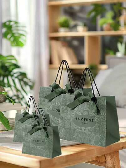 国庆节手提礼品袋（带丝带）、化妆品购物袋、服装包装袋、纸袋、高档礼品袋等配件。适用于礼品包装和促销品。