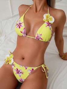 Conjunto de Maiô Bikini Fio Dental com Alça Halter Sem Costas e Amarração Nas Costas com Estampa Floral e Amarração Nas Laterais, Tecido de Alta Elasticidade, Conjunto com Sutiã Halter, 2 Peças, Verão, Praia, Férias, Looks de Verão para Mulheres, Looks de Praia para Mulheres, Roupa de Praia Feminina, Maiô Bikini com Sustentação, Vestido Floral Feminino, Maiô Bikini Estiloso, Maiôs Estilosos