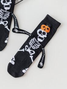 1 Par de Meias Casuais Confortáveis de Halloween com Padrão de Caveira e Abóbora Segurando as Mãos, Cano Médio, para Homens