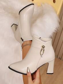 秋冬新款尖头女式粗高跟时尚靴子，英伦风踝靴