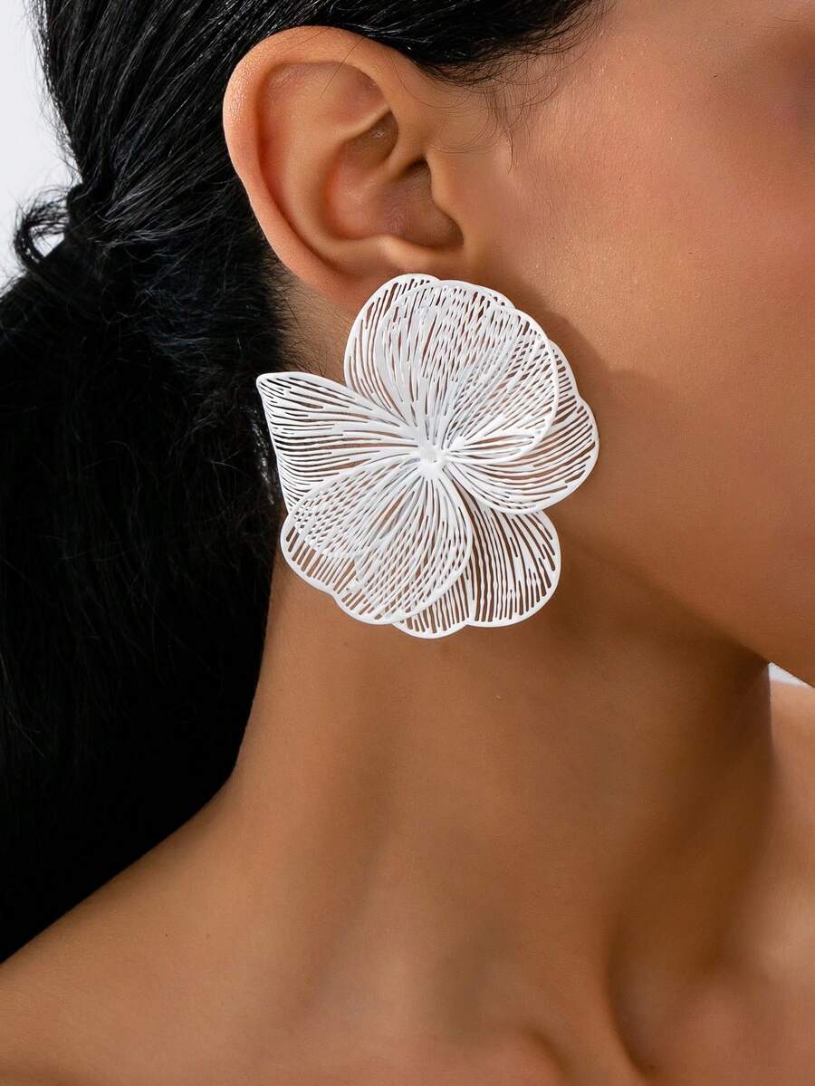 1 Pasang Anting Liontin Bunga Bertekstur Emas Metalik Elegan Bergaya Vintage, Cocok untuk Pemakaian Sehari-hari Wanita, Pesta, Liburan, dan Hadiah - Putih - View 1