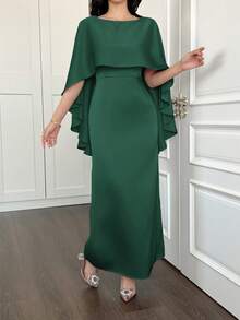 这款优雅的新年礼服，饰有迷人的斗篷式披肩和隐蔽的拉链细节，散发着精致优雅的气息。 - 深綠色 - 查看 6