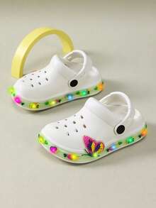 1 đôi dép xăng đan thoải mái và thời trang cho bé gái, trang trí hình bướm, có đèn LED, thoáng khí, chống trượt và bảo vệ ngón chân bền chắc, thích hợp cho mùa xuân/hè. - trắng - Xem 2