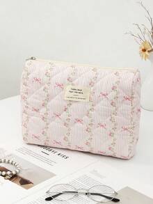 1 Piece Quilted Makeup Bag With Aesthetic Floral Design For Business Trip Toiletries, Featuring A Zipper Closure. It Is Suitable For Storing Lipsticks, Brushes, Skincare Products, Mobile Phones, Coins And Various Small Items, And Ideal For Home Use And Travel. Travel Essentials Holiday Vacation Makeup Organizer Travel Bag For Women