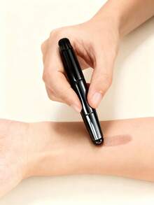 Cepillo de labios de silicona 2 en 1 con tapa, apto para brillo de labios/lápiz labial, aplica el maquillaje de manera uniforme y precisa, cerdas de silicona para un uso fácil e higiénico, cepillo de labios portátil coreano, negro