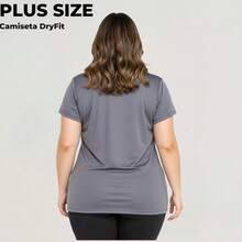 Camisa Camiseta DryFit Feminina Academia PLUS SIZE - Blusa Academia Feminina  Plus Size - Camisa Tamanho Grande Conforto e Estilo no Seu Treino - Cinza - Visão 3