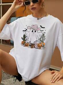 Linda camiseta gráfica de fantasma con sombrero de vaquero y botas para mujer, camiseta de temporada espeluznante inspirada en Halloween, camiseta estampada informal de moda con arte de cactus y calabazas, corte clásico de tela suave, perfecta para el otoño. - Blanco - Ver 1