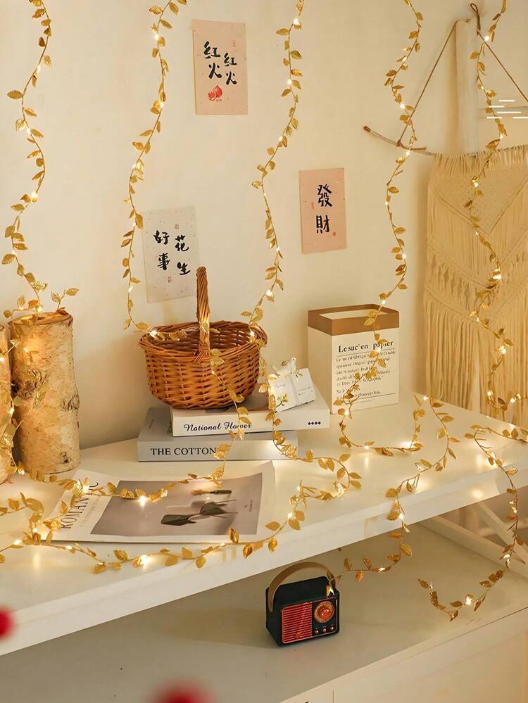 LED Lichterkette Goldene Blätter – 2m Mit 10 LEDs, Metallblätter Hohl, Batteriebetrieben (2x AA), Für Innen & Außen, Deko Für Schlafzimmer, Garten & Hochzeit (Gold)
