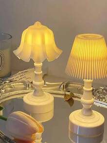 Đèn ngủ LED nhỏ cổ điển, phòng ngủ, đầu giường, ký túc xá, đèn trang trí tối giản mới lạ sáng tạo, đèn bàn nhỏ, đèn ngủ mini trang trí để bàn, đèn trang trí không gian mini hình hoa linh lan - Nhiều màu - Xem 2