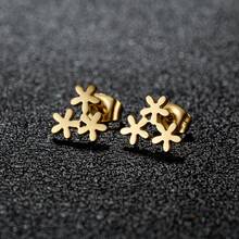 1 Paar modische Edelstahl Schneeflocken, Hirsch und Weihnachtsbaum Ohrstecker mit süßen und einfachen Designs, perfekt als Geschenk für Weihnachtspartys