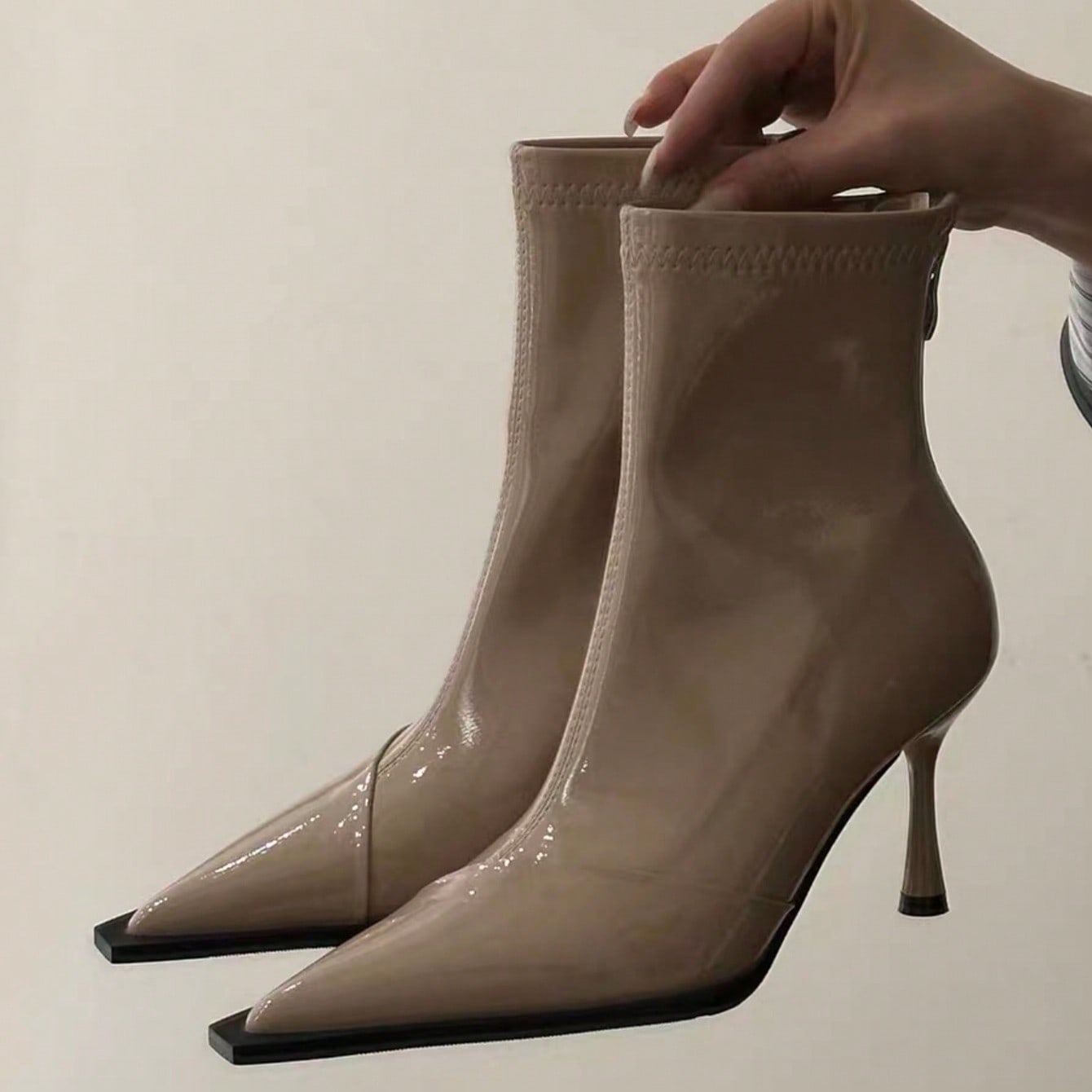 Botines de tacón alto de punta fina, nuevos para otoño/invierno 2025, estilo europeo y americano. Botines de tobillo ajustados con parches, botines