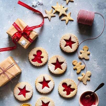 9 قطع مجموعة قوالب قطع بسكويت لينزر الصغيرة، من الفولاذ المقاوم للصدأ - شجرة عيد الميلاد، رجل زنجبيل، رجل ثلج، رنة، مناسبة لخبز عطلة الشتاء