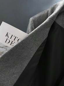 Elegante blazer de mujer de doble botonadura en gris claro - Moda atemporal para mujeres | Prenda esencial y versátil de armario en unicolor con botones y bolsillos delanteros