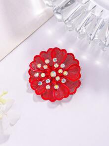 دبوس للنساء