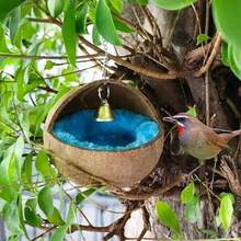 Kleine natürliche Kokosnussschale Vogelnest/Haus/Bett, geeignet zum Nisten & Brüten, mit Anti-Picken Pad und Glocke, passend für Papageien, Aras und andere Vögel (Glockenfarbe zufällig), inklusive Nestpolster/Kokosfaser, geeignet für alle Jahreszeiten - Verschiedenfarbig - Übersicht 10