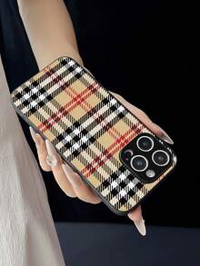 1件装黑色奢华复古格子PU皮革印花防震磨砂手机壳，创意时尚设计，男女皆宜，是送给朋友、家人、同事、情侣、学生、老师的绝佳礼物，适合生日、节日、春季、复活节等场合，兼容 13/16/15/14/13/12/11/Pro/ProMax/X/XR/XS/XSMAX/7/8/PLUS、Galaxy S25、S25 Ultra、S24 Ultra、S24、S23+、S23 Ultra等，周年纪念派对适用。 - 彩色 - 查看 5