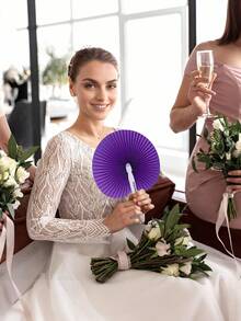 定制设计的圆形扇子，可印制文字，是婚礼装饰的完美之选。多种颜色可选，为您的爱情故事增添色彩和便利。折叠后小巧便携，装饰精美，品质上乘，可个性化定制，独一无二。适用于家庭和办公室，多功能，装饰性强，可重复使用。Poetcore，永恒的爱 - 彩色 - 查看 5