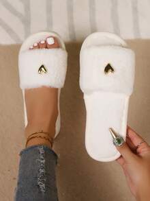 Premium Fashion Heart Decor Plush Slippers For Women, Soft & Comfortable Soft-Sole Lightweight, Suitable For Living Room & Bedroom, All Season - White - View 5