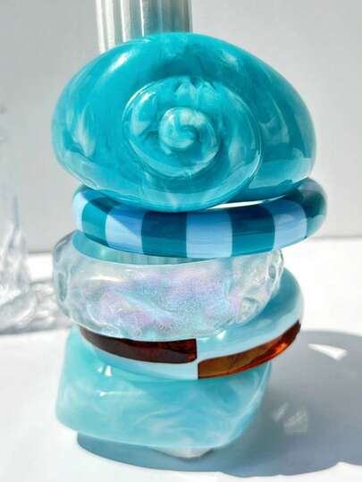 1pc Asymmetrical Tie-Dye Blue Seashell Bracelet, Contrast Striped Resin Bracelet, Minimalist Y2K Accessory For Women
