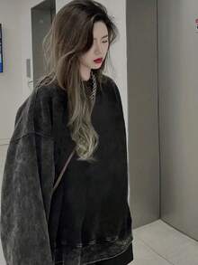 女士宽松做旧休闲套头卫衣，复古美式嘻哈字母印花，适合度假、居家、街头、学生、秋冬季穿着 - 深灰色 - 查看 4
