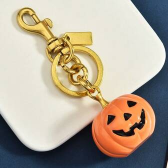 1pc Halloween Resin Cartoon Ghost Pumpkin Pendant Keychain Glow-In-The-Dark Skeleton Cyclops Figurine Halloween Accessories Wicked