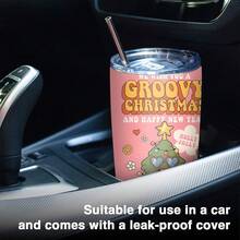 1 cană auto izolată din oțel inoxidabil, de 20 oz, imprimată cu un model de inimă cu brad de Crăciun și un model de litere englezești, decorată cu inimioare și flori, poate fi folosită în mai multe scene, o alegere bună pentru uz personal sau pentru a fi oferită cadou, de Crăciun sau de ziua de naștere.