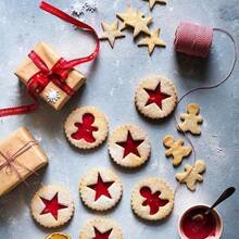 9 piezas Juego de cortadores de galletas Linzer en miniatura, de acero inoxidable - Árbol de Navidad, Hombre de jengibre, Muñeco de nieve, Reno, Adecuado para hornear en las vacaciones de invierno - Plateado - Ver 12