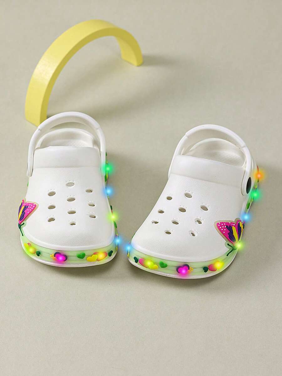 1 đôi dép xăng đan thoải mái và thời trang cho bé gái, trang trí hình bướm, có đèn LED, thoáng khí, chống trượt và bảo vệ ngón chân bền chắc, thích hợp cho mùa xuân/hè. - trắng - Xem 1
