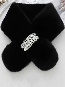 1件装女士保暖毛绒交叉珍珠加厚多功能围脖，冬季连衣裙适用