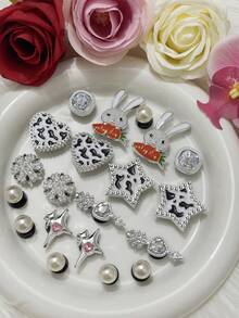 20 Stücke/Set Neue Mode Hochwertige Tropföl Niedliche Kaninchen Serie DIY Loch Schuhe Dekorative Accessoires - Tropföl Herz, Pentagramm, Kristall Quadratische Schnalle, 3D Perle, Abnehmbare Schuhschnallen Accessoires, ABS Kunststoff Material, Geeignet für Lochschuhe, Strand, Zuhause im Sommer