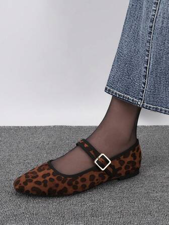 Dam Leopardmönstrade fyrkantiga tån med mjuk botten, enfärgade vävda platta skor, fotstegens rem och hantverksmässig design, enkla retro leopardmönstrade djurtexturerade platta loafers, lämpliga för alla årstider, fransk stil Mary Jane-plattor, söta Mary Jane slip-on, moderiktiga bekväma vardagsskor för vardagsbruk