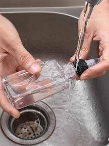 4pcs Mini Leak-Proof Oil Bottles With Twist Cap, Suitable For Camping, Plastic Soy Sauce Bottles