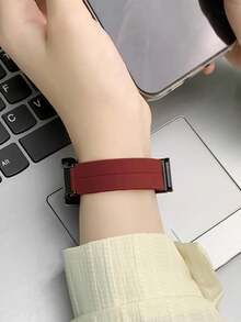 1pc Silicone Magnetic Strap, Compatible With Huawei Band 7/8/9/10/NFC - Burgundy - View 2
