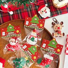 6 件套圣诞钥匙扣套装，包含圣诞老人、圣诞树和鹿图案 - 配有铃铛和针织设计、可爱的圣诞袜填充物、派对赠品、礼品标签 - 彩色 - 查看 4
