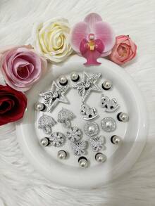 22 piezas/Set Nuevos accesorios decorativos de alta calidad con diamantes en serie de pentagramas y amor en plata de moda para zapatos con agujeros - Paraguas de diamante, mariposa, caballo mecedora de diamante holográfico, perla 3D, hebillas de zapato desmontables, plástico ABS para zapatos con agujeros, playa, hogar, exterior, verano