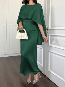 这款优雅的新年礼服，饰有迷人的斗篷式披肩和隐蔽的拉链细节，散发着精致优雅的气息。 - 深綠色 - 查看 4