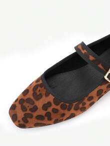 女士豹纹方头软底纯色编织平底鞋,脚背带饰边工艺设计,简约复古豹纹动物纹理平底乐福鞋,适合所有季节,法式玛丽珍平底鞋,可爱的玛丽珍一脚蹬,时尚舒适的日常休闲鞋 - 棕色 - 查看 10