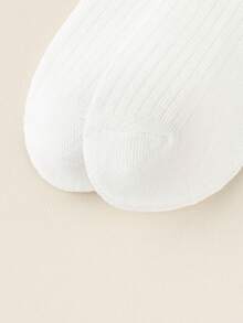 5 pares de calcetines de moda para niños con lindos diseños de capibara. Calcetines de tubo medio con elementos de dibujos animados de capibara, adecuados para niños y niñas en todas las estaciones. Incluye calcetines de tobillo con volantes, calcetines de burbuja y calcetines de burbuja con volantes con diseños de capibara.