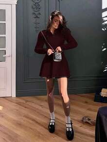 Ensemble 2 pièces 2026 Printemps, pull polo à manches longues ajusté avec broderie papillon et jupe mi-longue avec taille cintrée, tenue de concert pour femmes, tenue de la Saint-Valentin, tenue du Nouvel An, style Y2K, tenue de fête pour femmes, tenue de vacances pour femmes, tenue de printemps pour femmes, tenue d'été pour femmes, tenue d'anniversaire pour femmes, tenue de croisière pour femmes - Rouge foncé - Voir 3