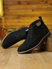 Men's Suede Lace-Up Chukka Ankle Boots, Stitching Perforated Detail Non-Slip Wear-Resistant Sole Comfortable Business Casual Dress Boots For Daily Commute, Office Work, Fall Winter Daily Wear And Formal Occasions - 黑色 - 查看 2