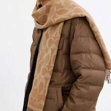 Coach 1 Stück Damen Schal, 4623-LRD, modischer Quasten-Schal für Herbst und Winter, Stern-Buchstaben-Muster, weich und angenehm, dick und lang, geeignet für Outdoor-Camping, Klimaanlagen-Räume, als Geschenk für sie. Internationaler Kindertag, Weihnachten.