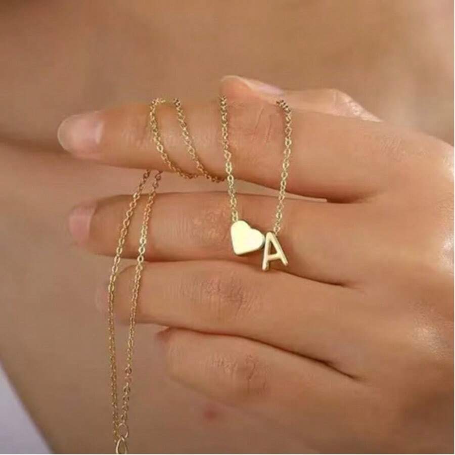 قلادة حرف أولي ذهبي رقيق بتصميم جانبي، قلادة حرف أبجدي 26 للنساء