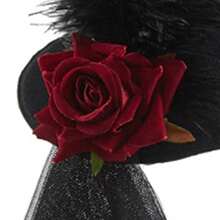 قبعة صغيرة بتصميم بخاري لحفلة هالوين ذات طابع جوثي، مع تزيينات من الدانتيل والريش كتاج للشعر