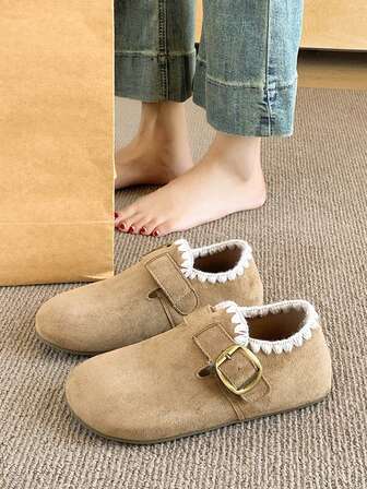 可调节搭扣带，轻盈透气鞋面，耐磨鞋底，百搭休闲鞋，四季皆宜，舒适，系带设计，简约鞋头，易搭配裤装，复古休闲女鞋