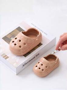 Cendrier unique en forme de sabot en céramique douce, décorations de Noël, convient pour l'hiver, pour le réapprovisionnement de fin d'année, design de simulation d'outils quotidiens, idéal pour la décoration de la maison, du bureau et de l'hôtel, cadeau parfait pour la Saint-Valentin, le Nouvel An et pièce de collection pour le Nouvel An lunaire