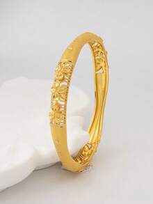 1pc Fashionable Gold-Color Hollow Flower Clasp Bracelet, Suitable For Daily Wear
